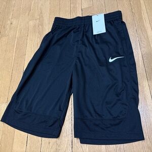 Nike Boys Basketball Shorts Size XL Nee With Tags
